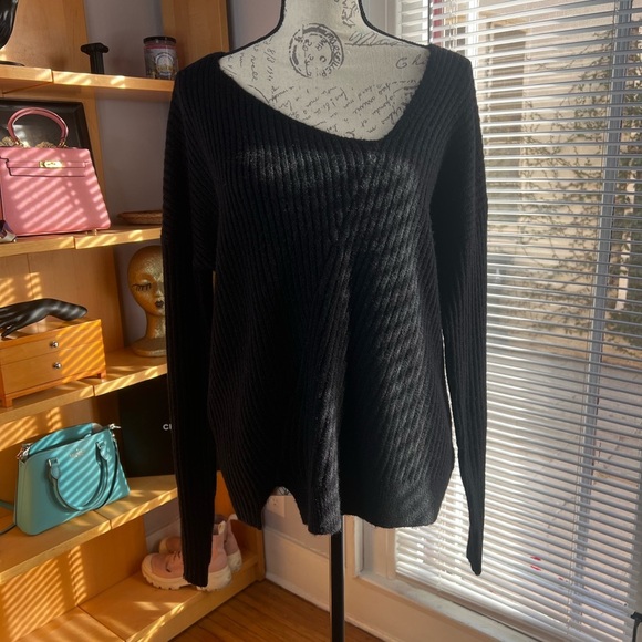 Guess size large black asymmetrical design sweater. - Picture 3 of 16